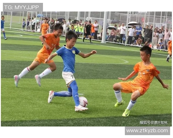 21岁足球新星横空出世引爆绿茵赛场掀起青春风暴