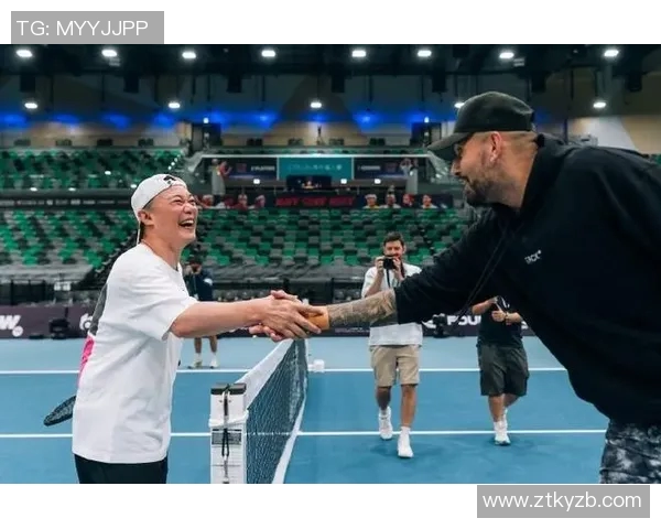 丹尼的足球传奇之路：从青涩少年到全球瞩目球星的成长历程