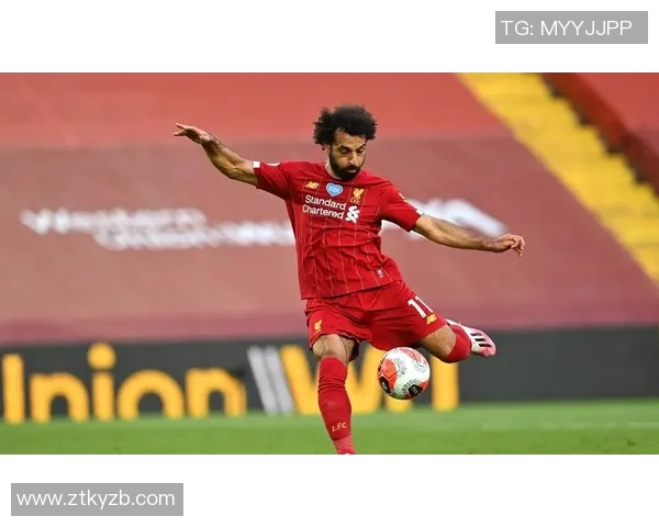 足球球星精彩射门瞬间漫画集:速度与力量的完美结合 足球球星精彩射门瞬间漫画集:速度与力量的完美结合